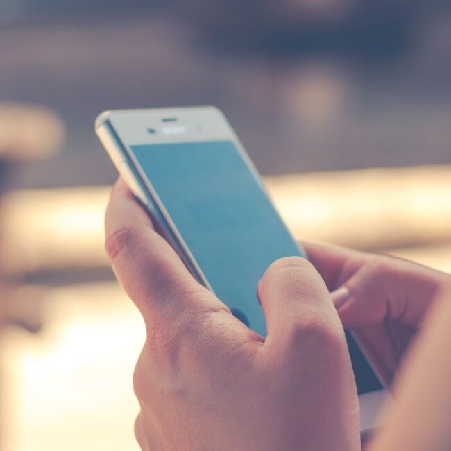 アプリでインスタのフォロワーを購入できる？フォロワー購入と増やすサービスの違いも解説