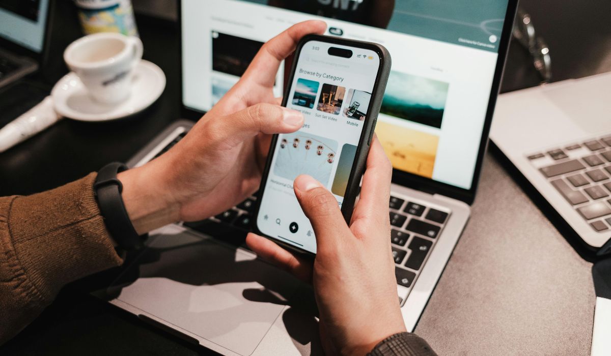 【ビジネスアカウント必見】インスタのフォロワーを増やすコツは？仕組みやメリットも紹介